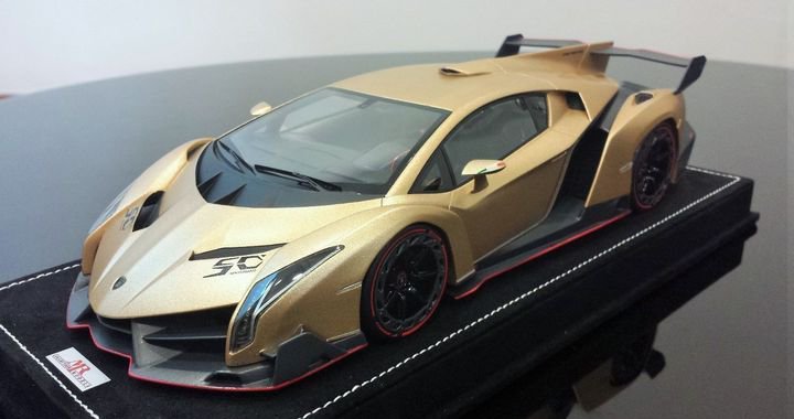 Lamborghini Veneno 2016 Gold