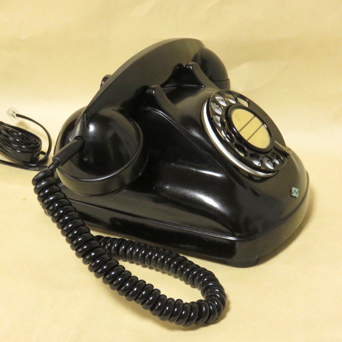 昭和レトロ 黒電話 NTA-680B NEC ダイヤル式 日本電信電話公社 点検表貼付有り アンティーク  長期保管品 ジャンク インテリア 希少