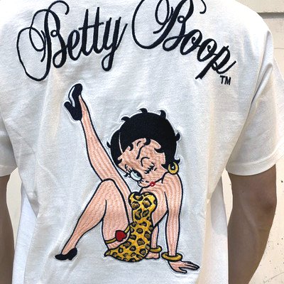 ＢＥＴＴＹ　ＢＯＯＰ（ベティ・ブープ）　天竺「ＬＥＯＰＡＲＤ　ＤＲＥＳＳ／ＢＥＴＴＹ」刺繍Ｔシャツ