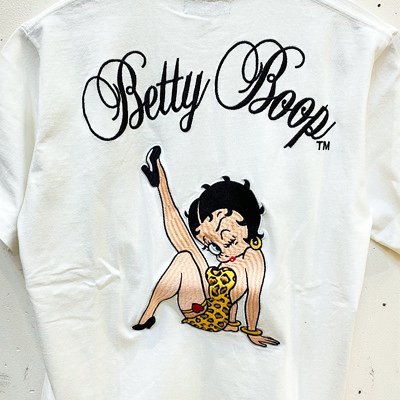 ＢＥＴＴＹ　ＢＯＯＰ（ベティ・ブープ）　天竺「ＬＥＯＰＡＲＤ　ＤＲＥＳＳ／ＢＥＴＴＹ」刺繍Ｔシャツ