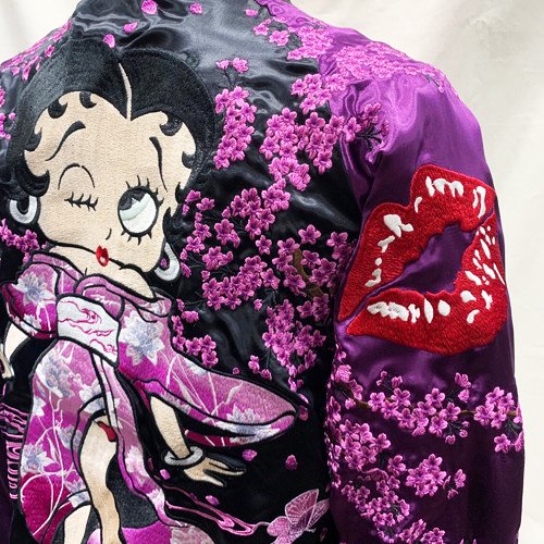 送料無料】ＢＥＴＴＹ ＢＯＯＰ×絡繰魂 桜に着物ベティ 刺繍スカジャン