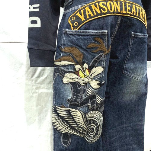 【入荷・送料無料】ＶＡＮＳＯＮ×ＬＯＯＮＥＹ ＴＵＮＥＳ　ワイリーコヨーテ＆ロードランナー　デニムパンツ