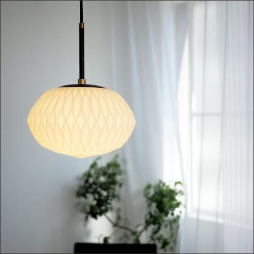 折り紙をモチーフにしたガラスペンダントライトDafhne Pendant