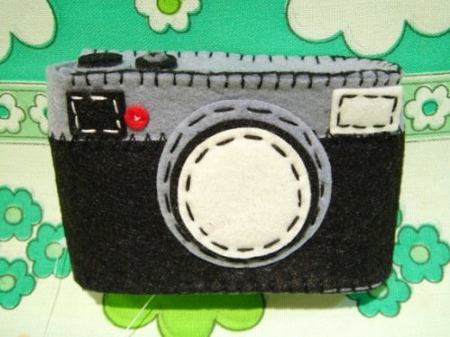フェルト製カメラ型 デジカメケース ブラック - レトロ可愛い