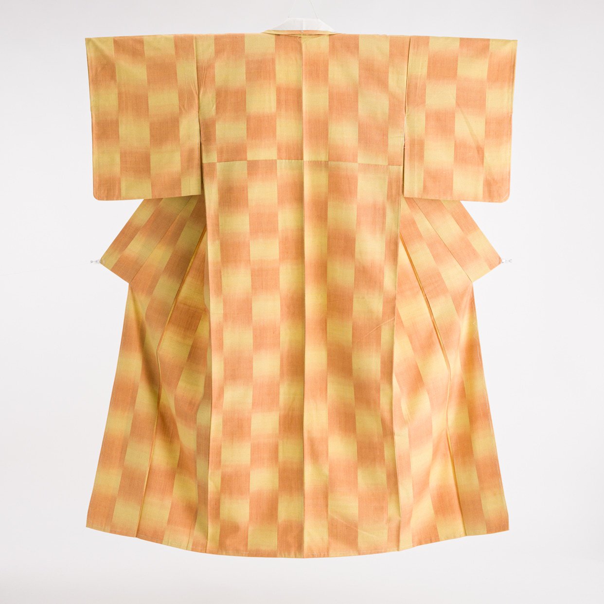 紬 黄色とオレンジの市松 - からん::アンティーク着物・リサイクル着物 