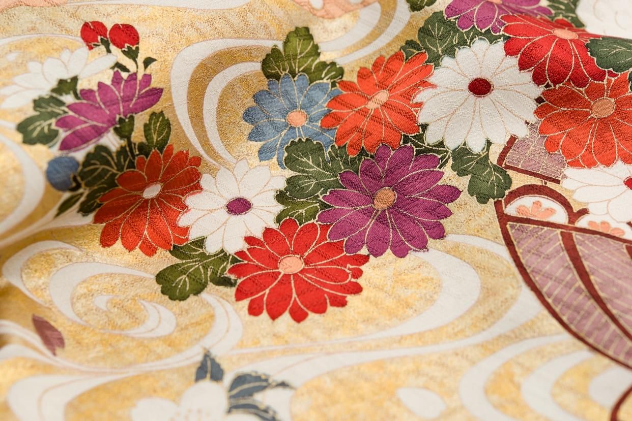 振袖 黒地 花車 - からん::アンティーク着物・リサイクル着物の通販サイト