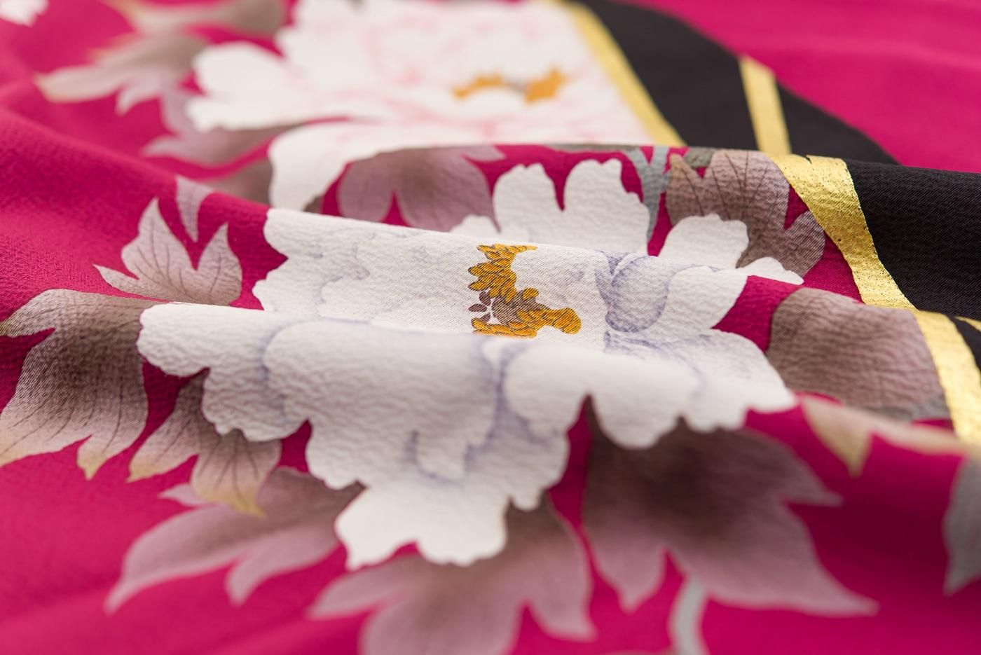 振袖 白牡丹と小桜 トールサイズ - からん::アンティーク着物