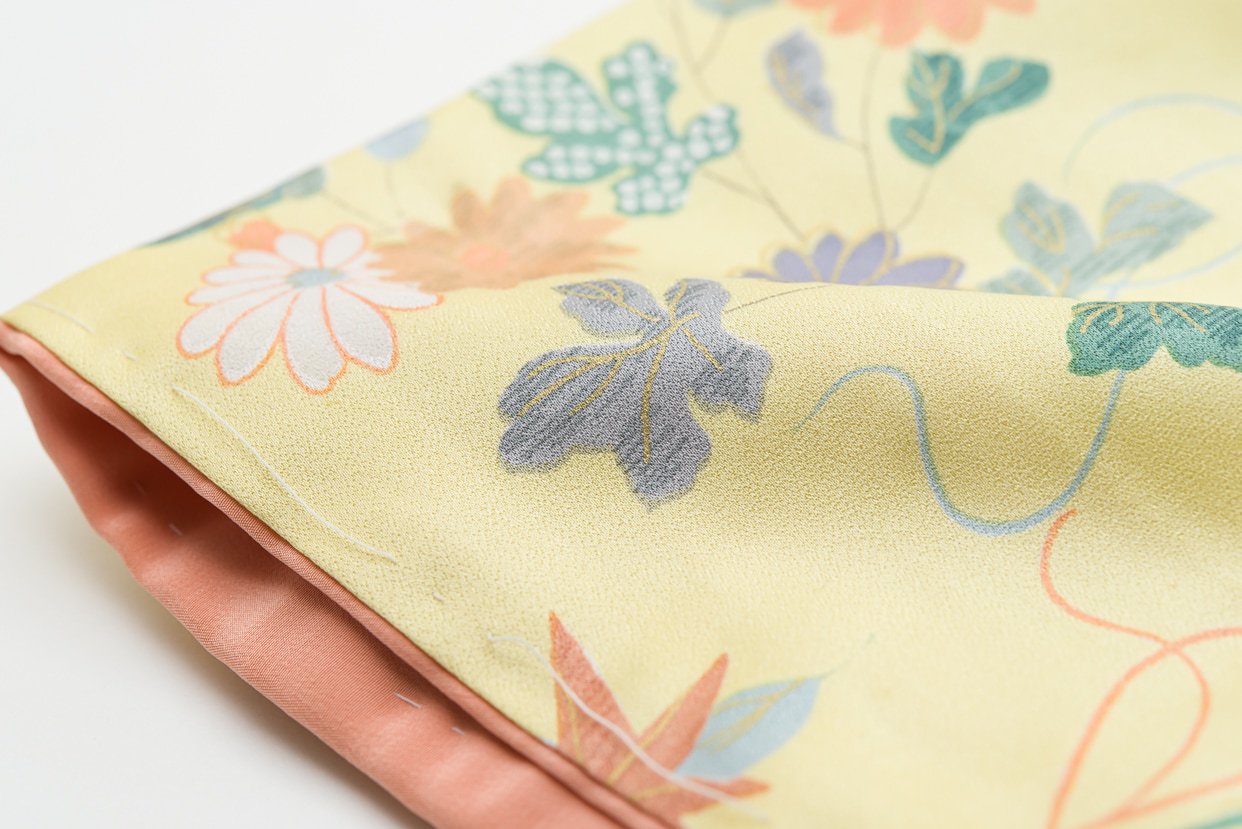 レモン色 花と蝶 - からん::アンティーク着物・リサイクル着物の通販サイト