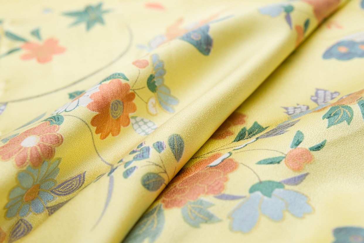 レモン色 花と蝶 - からん::アンティーク着物・リサイクル着物の通販サイト