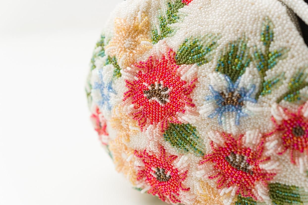 ヴィンテージ　淡い色 ビーズバッグ 持ち手 セルロイド 着物にもドレスにも ヴィンテージ 淡い色 ビーズバッグ 持ち手 セルロイド 着物にも