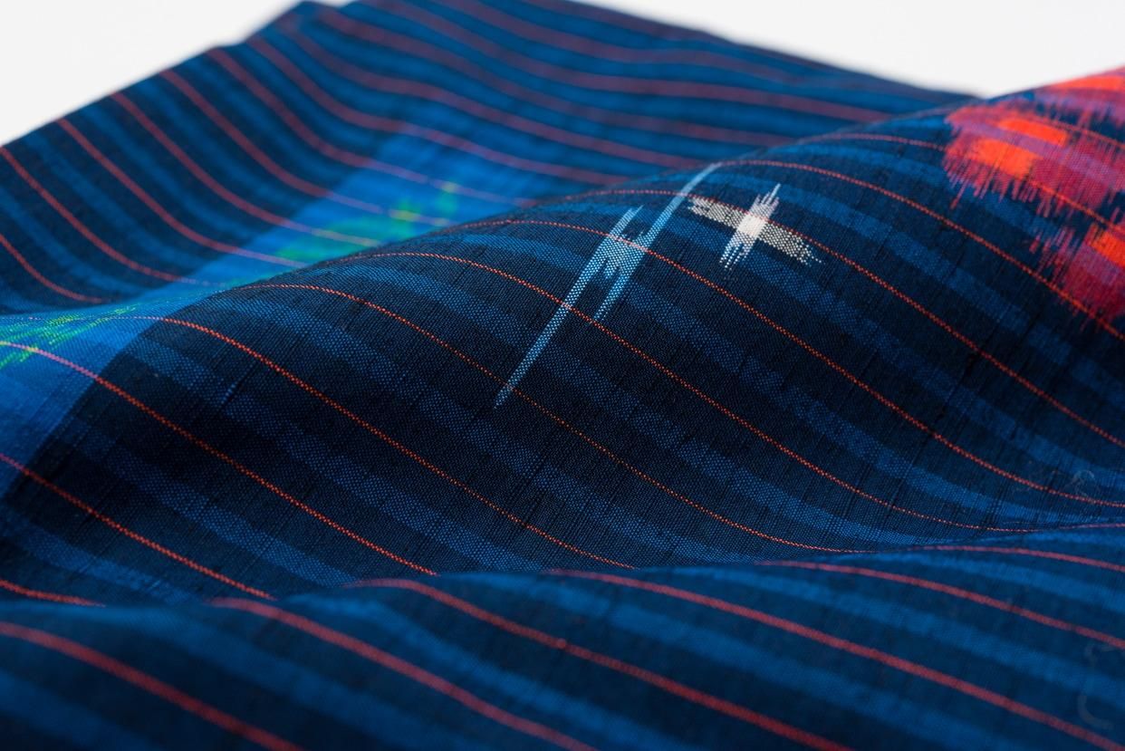 紬 紺地に椿 - からん::アンティーク着物・リサイクル着物の通販サイト