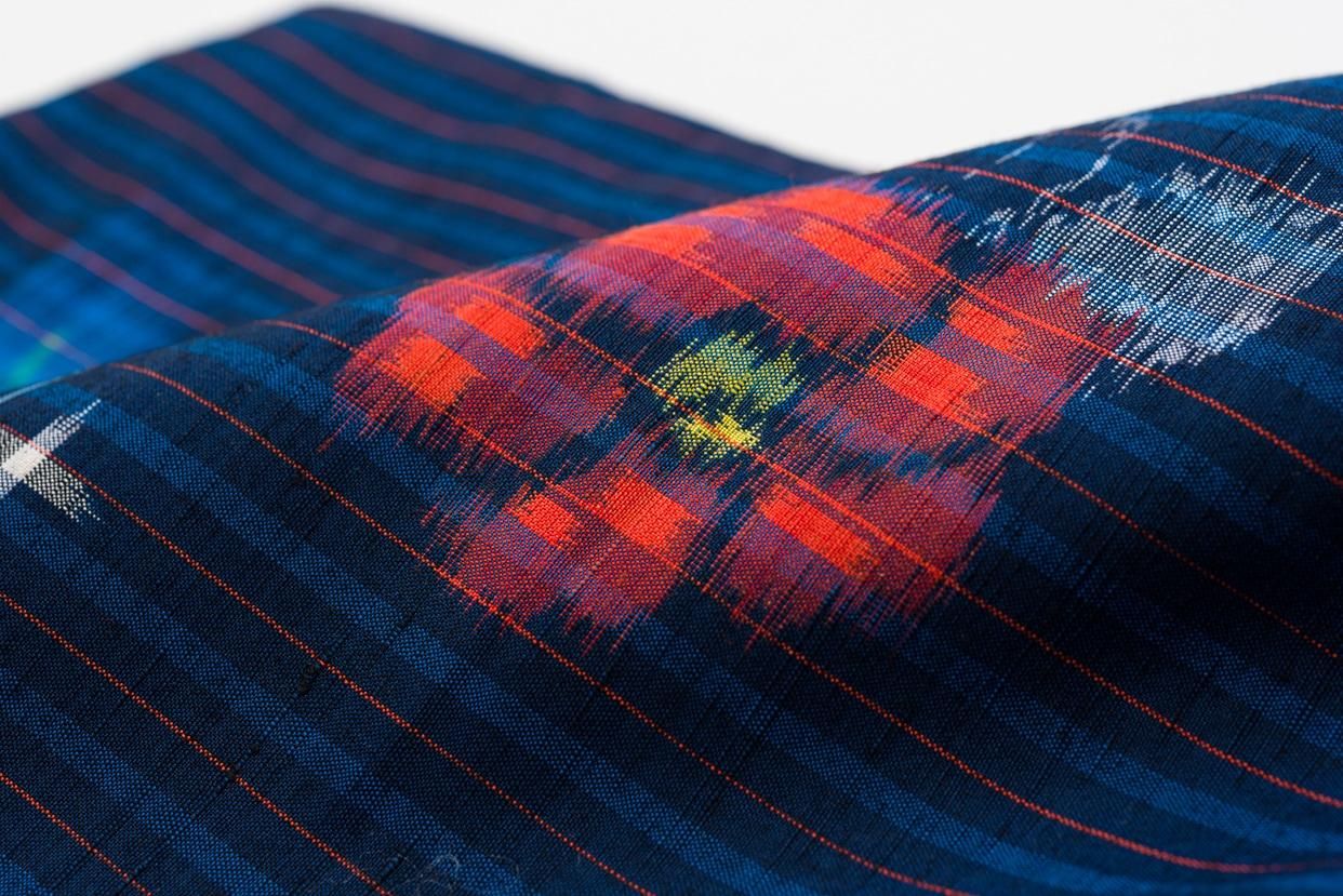 紬 紺地に椿 - からん::アンティーク着物・リサイクル着物の通販サイト