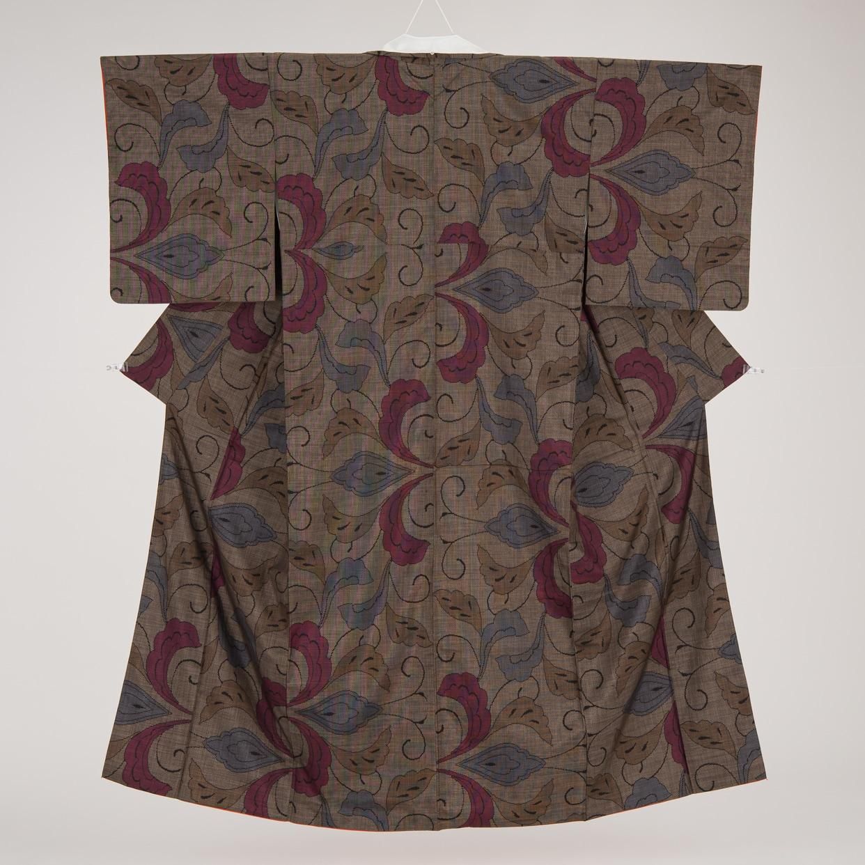 大島紬 羽のような葉模様 - からん::アンティーク着物