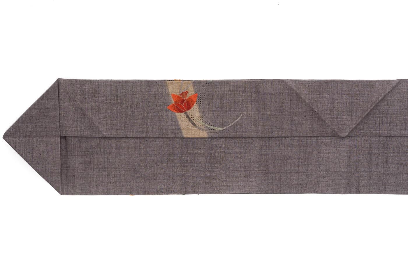紬 相良刺繍 二色の花 - からん::アンティーク着物・リサイクル着物の