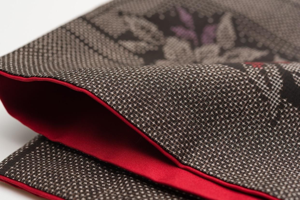 大島紬 赤い百合 - からん::アンティーク着物・リサイクル着物の通販サイト