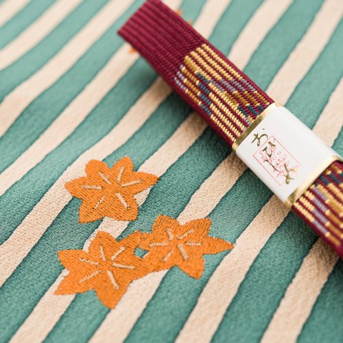 帯揚げ帯締めセット  紅葉の刺繍のサムネイル画像