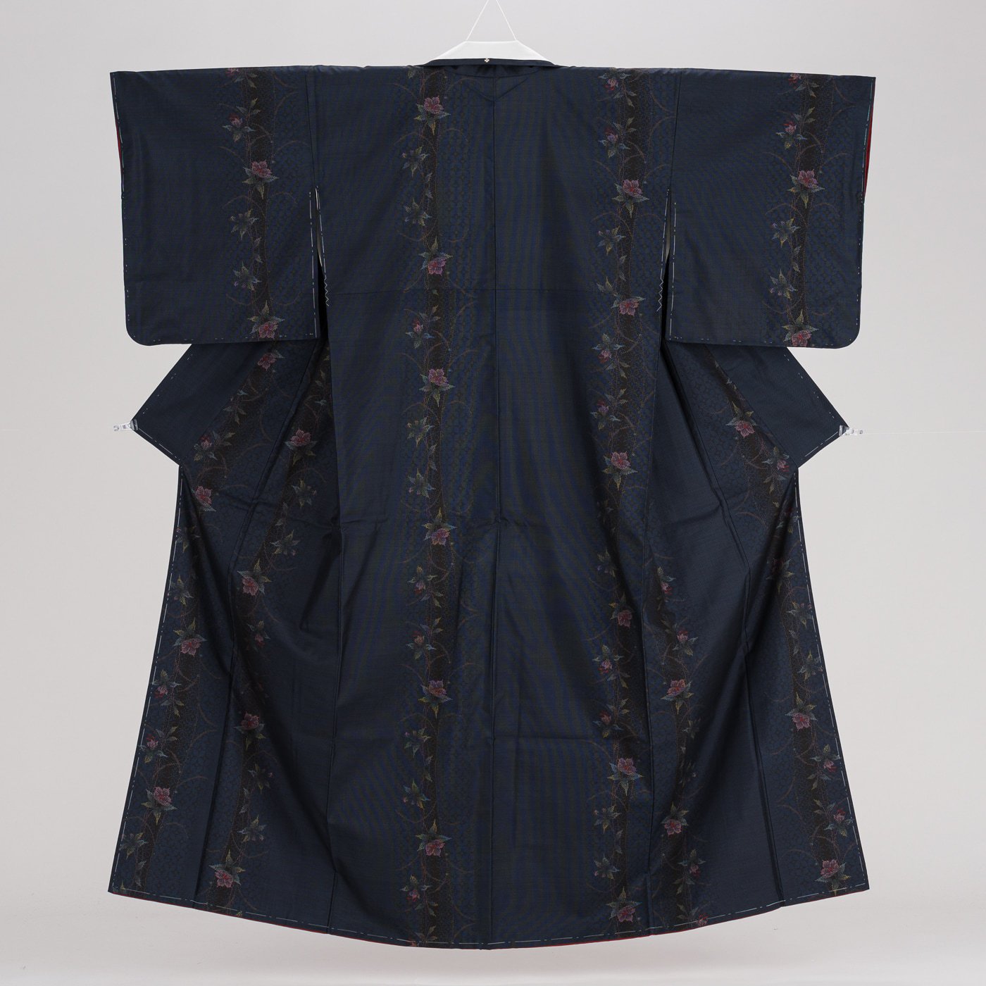 大島紬 紺地 花のライン - からん::アンティーク着物・リサイクル着物 