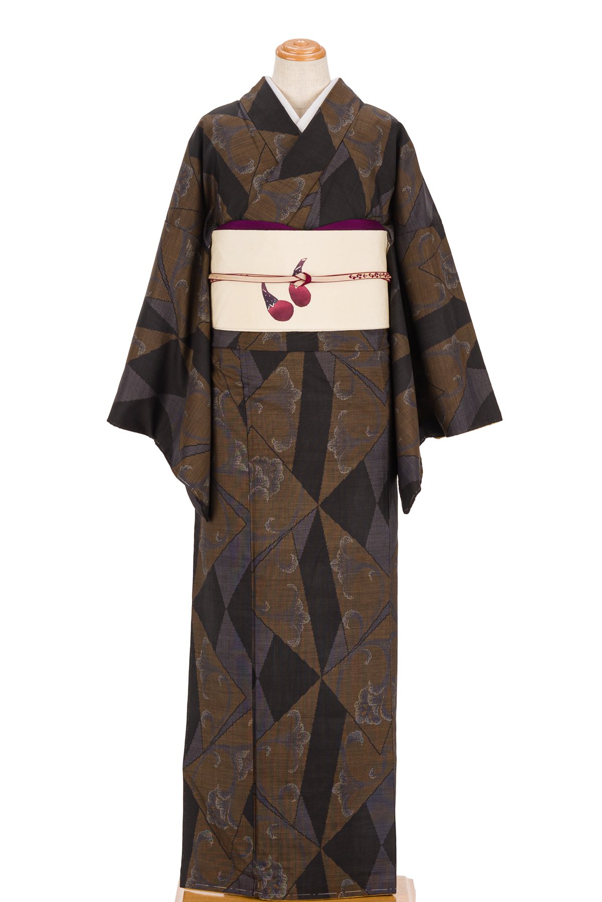 大島紬 三角に唐花 - からん::アンティーク着物・リサイクル着物の通販