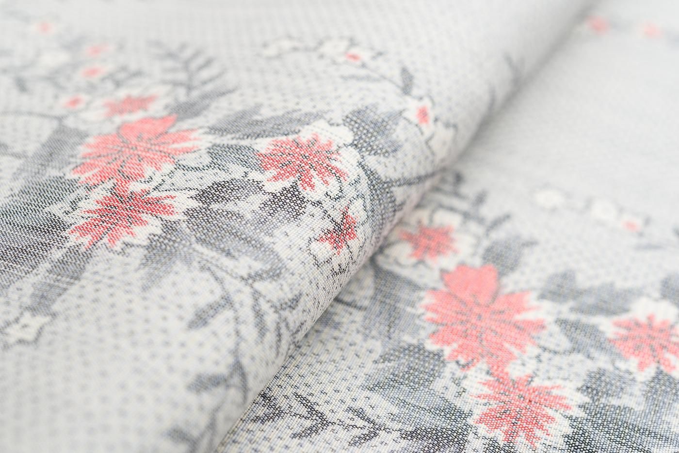紬 グレー地 白とピンクの花 - からん::アンティーク着物・リサイクル