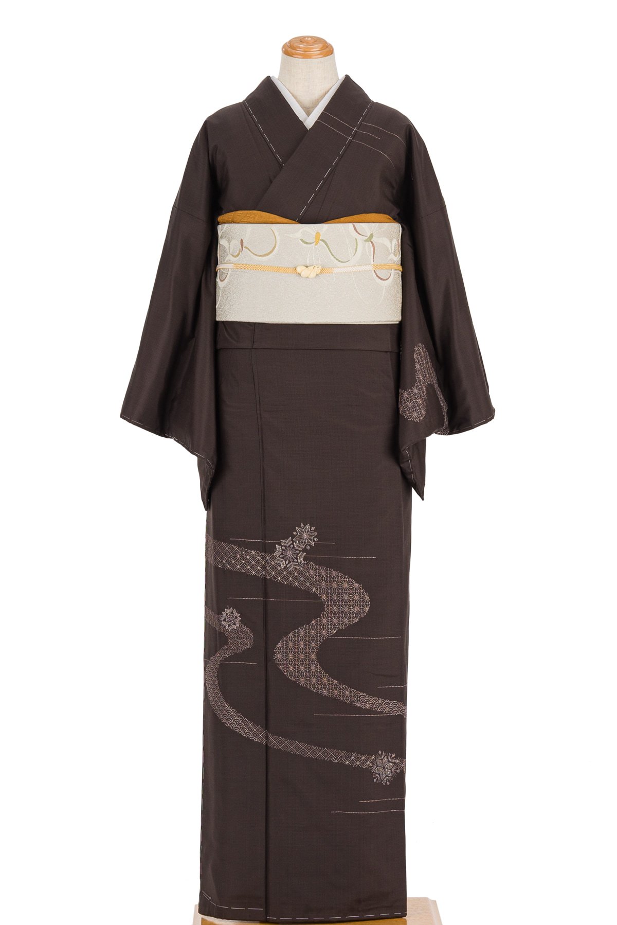165cm以上TSUMUGI紬　黒の紬地にグリーンの刺子の訪問着　着物