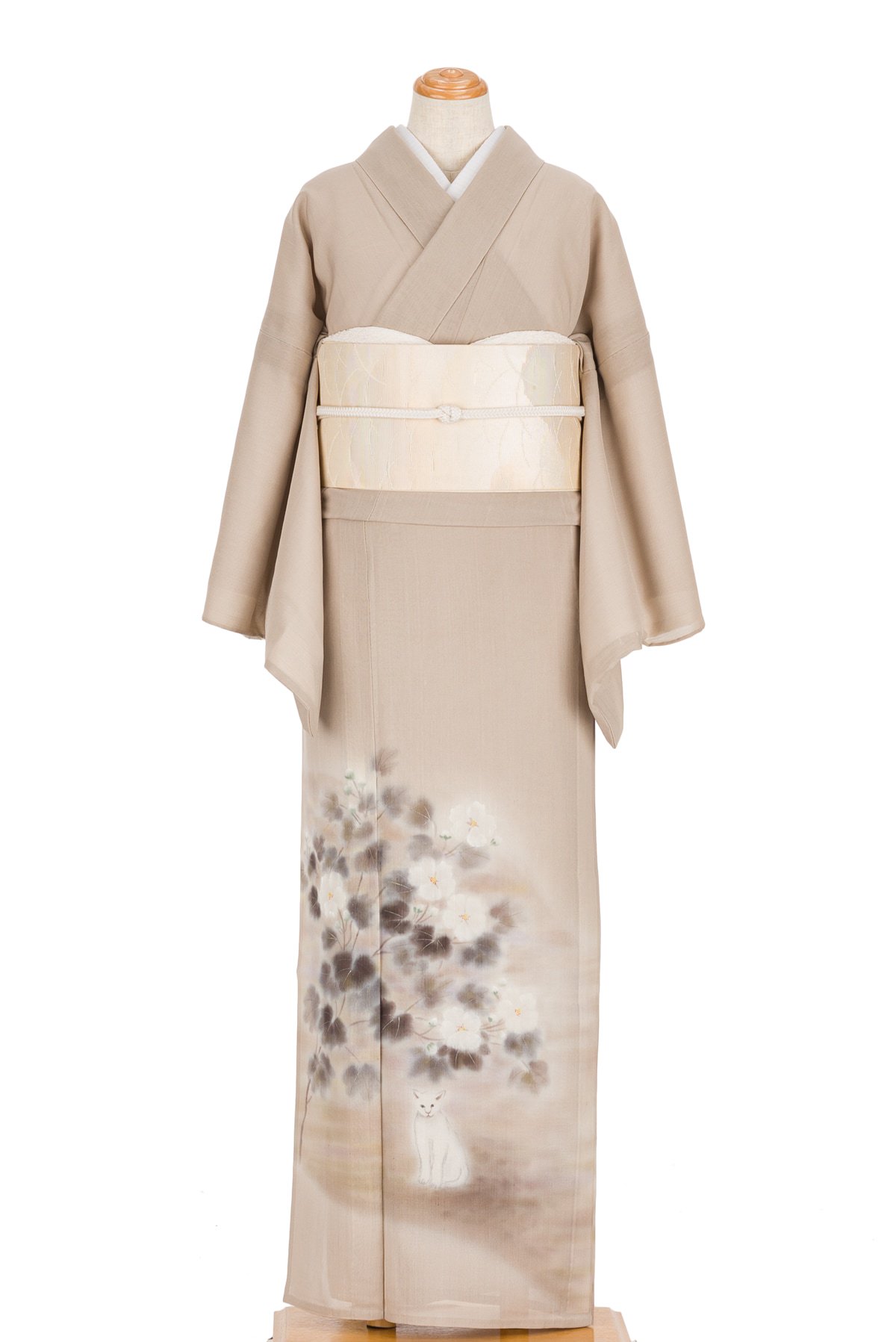 生成り色の地に曙色の麻の葉が粋な正絹紬のお着物です袖丈55 - 着物