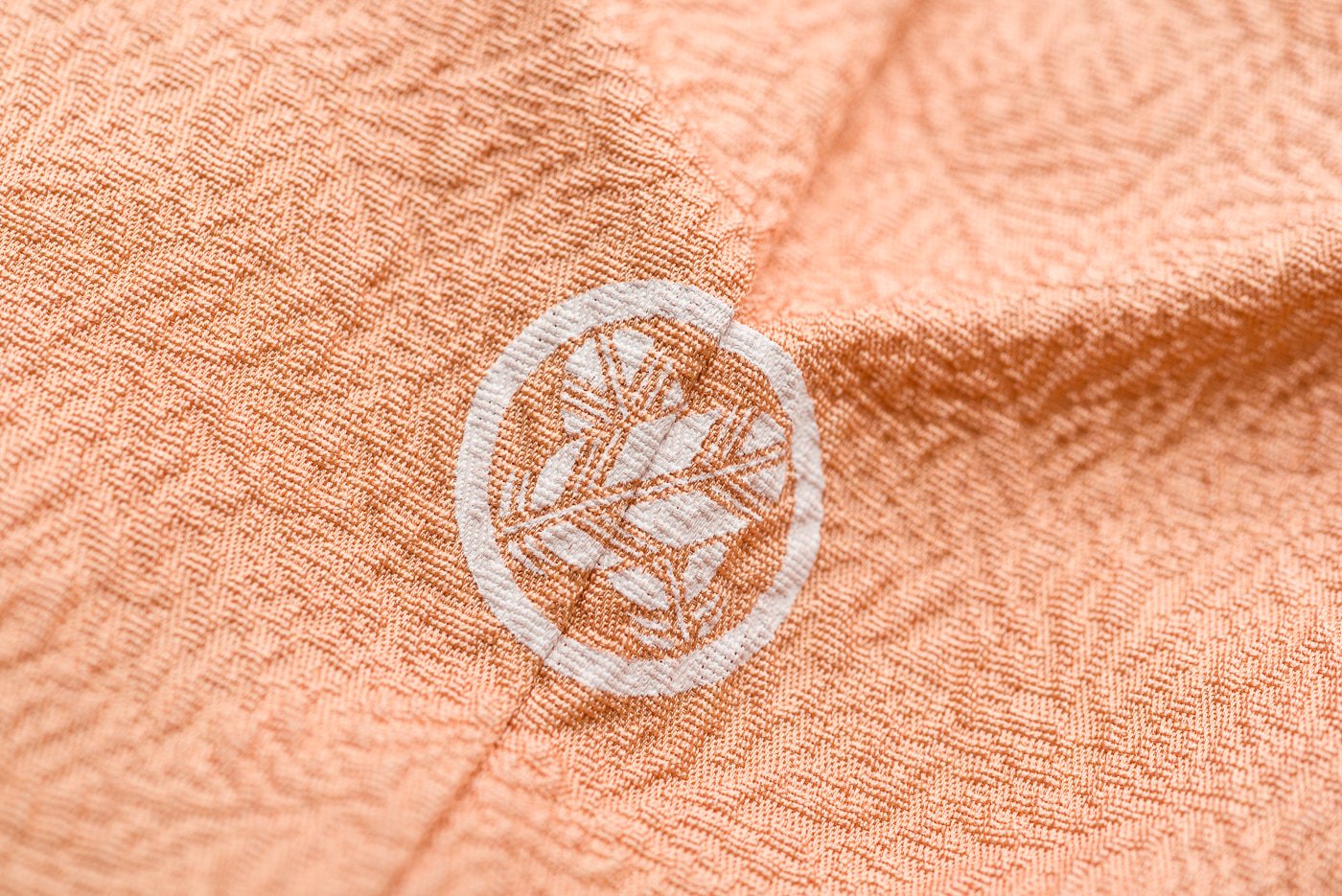 色無地 一つ紋 ペールオレンジ - からん::アンティーク着物