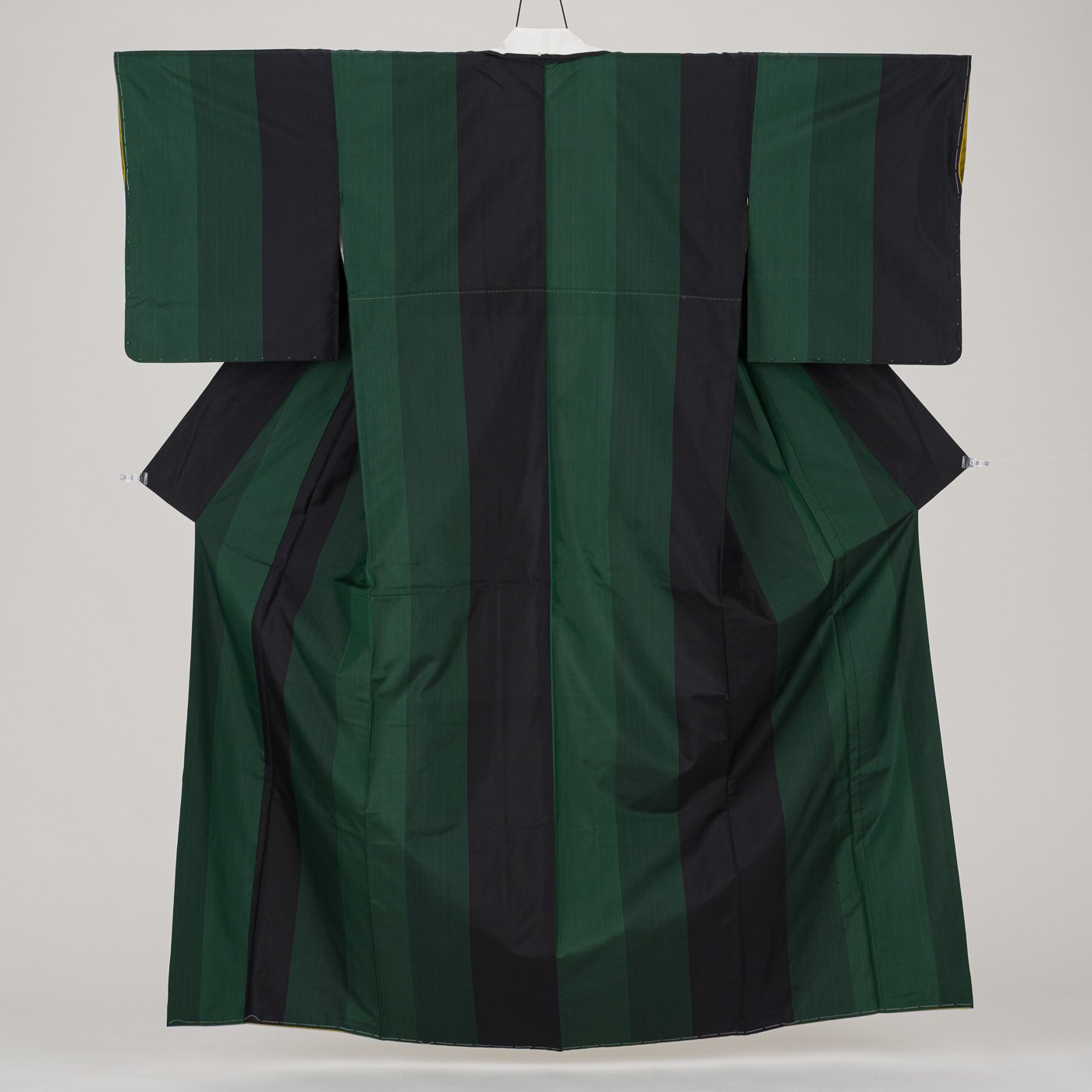 大島紬 緑と黒のストライプ - からん::アンティーク着物・リサイクル