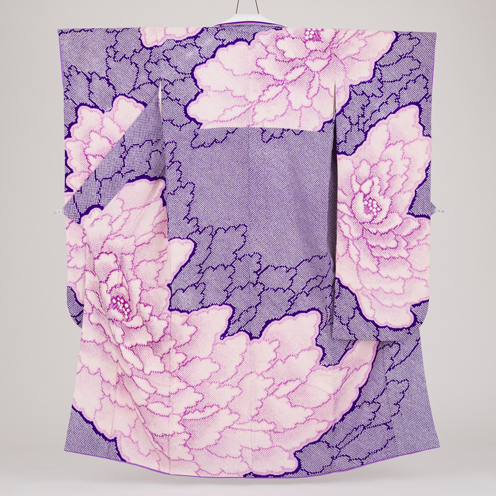 振袖 総絞り 紫牡丹 - からん::アンティーク着物・リサイクル着物の 
