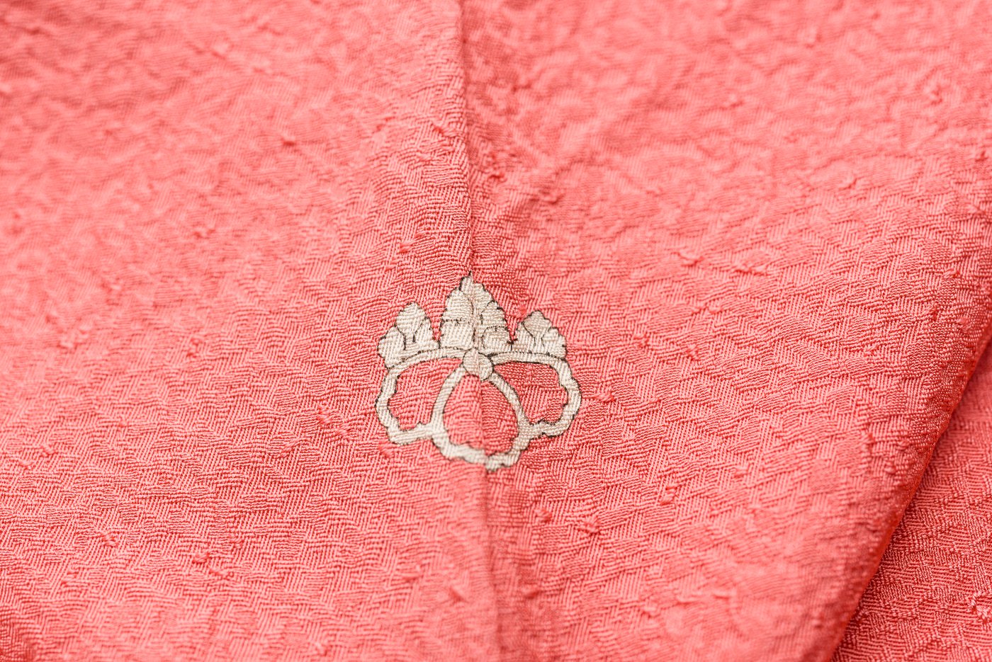 付け下げ 一つ紋 汕頭刺繍 地紙に花 - からん::アンティーク着物
