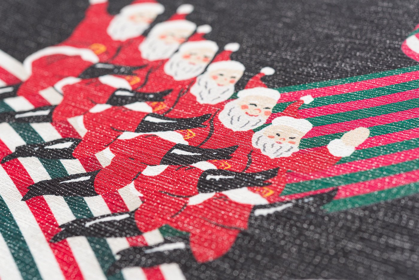 クリスマス　新品　西陣織袋帯【トナカイとサンタクロース】綿芯お仕立て付き　黒地