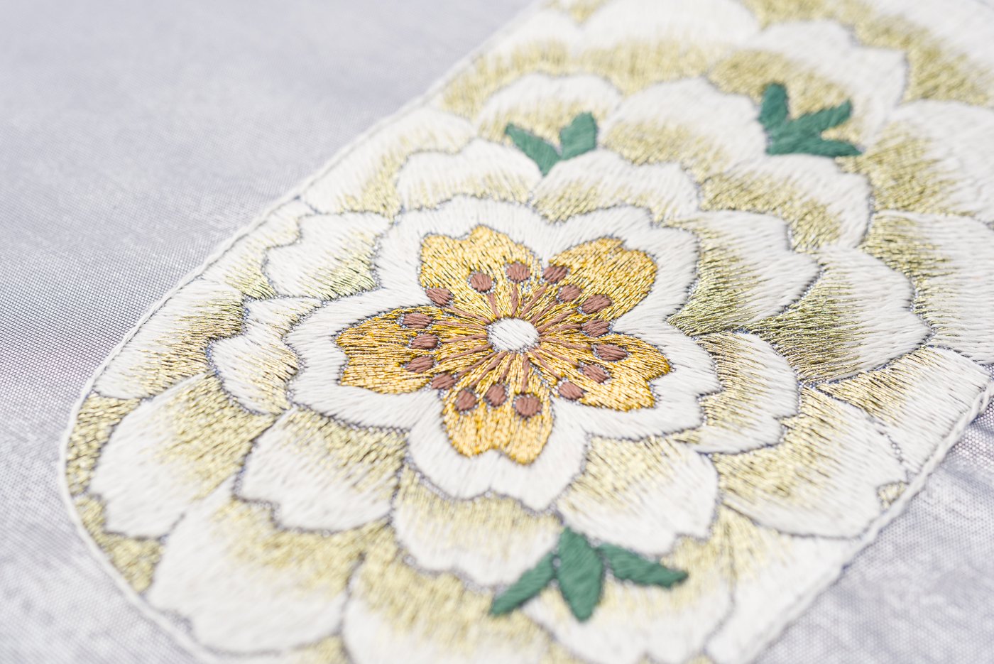 引箔に桜刺繍 - からん::アンティーク着物・リサイクル着物の通販サイト