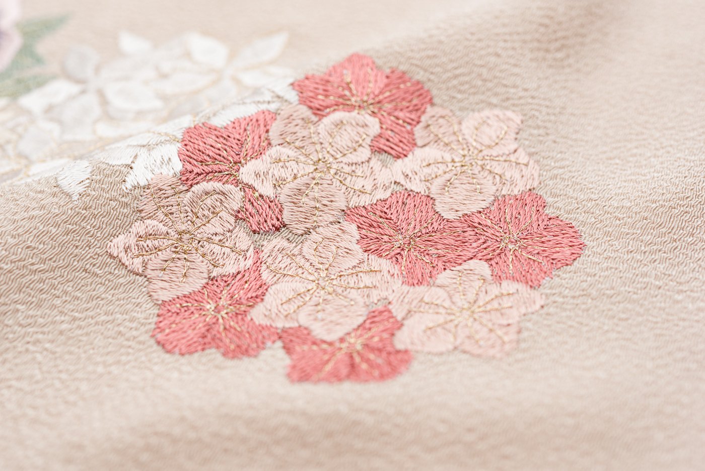 新品タグ付き‼️【ダイアグラムグレースコンチネンタル】6.2万　淡いピンク　刺繍レディース