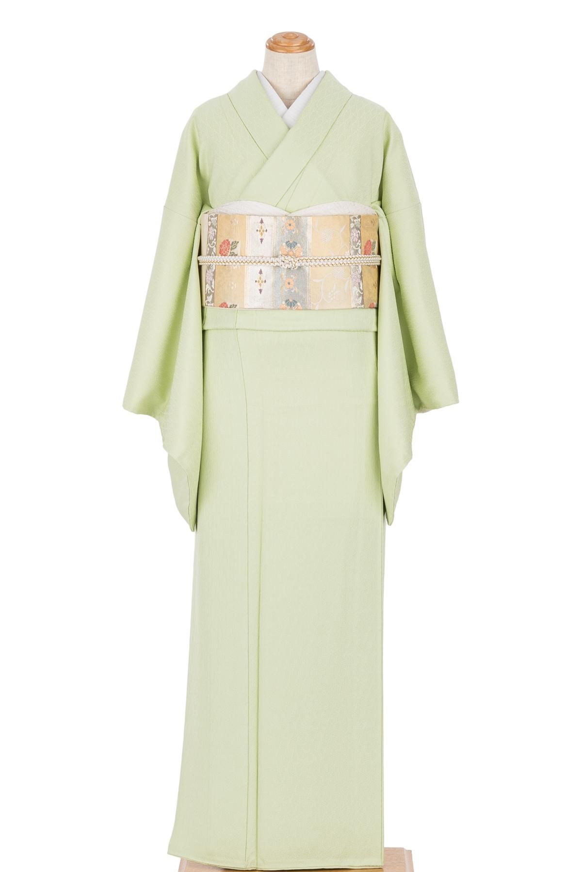 色無地 一つ紋 薄黄緑 - からん::アンティーク着物・リサイクル着物の