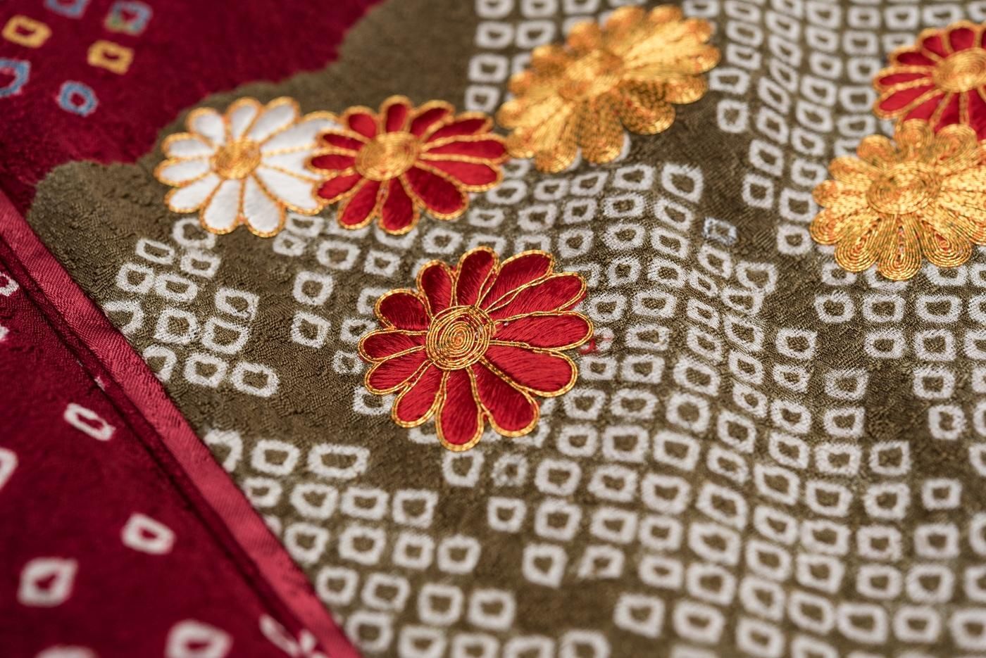 美品 本振袖 刺繍 絞り 多色 菊 桜 金彩加工 トールサイズ 身丈166cm 美品 本振袖 刺繍 絞り 多色 菊 桜 金彩加工 トールサイズ 身丈166cm