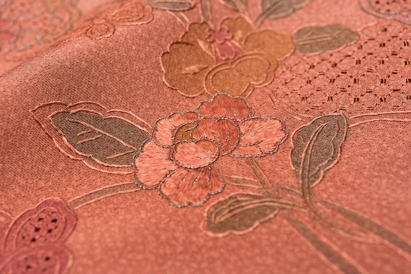 汕頭　蘇州刺繍　未使用品　全通　明綴れ　辛子色　単衣可能 汕頭 蘇州刺繍 未使用品 全通 明綴れ 辛子色 単衣可能 - メルカリ