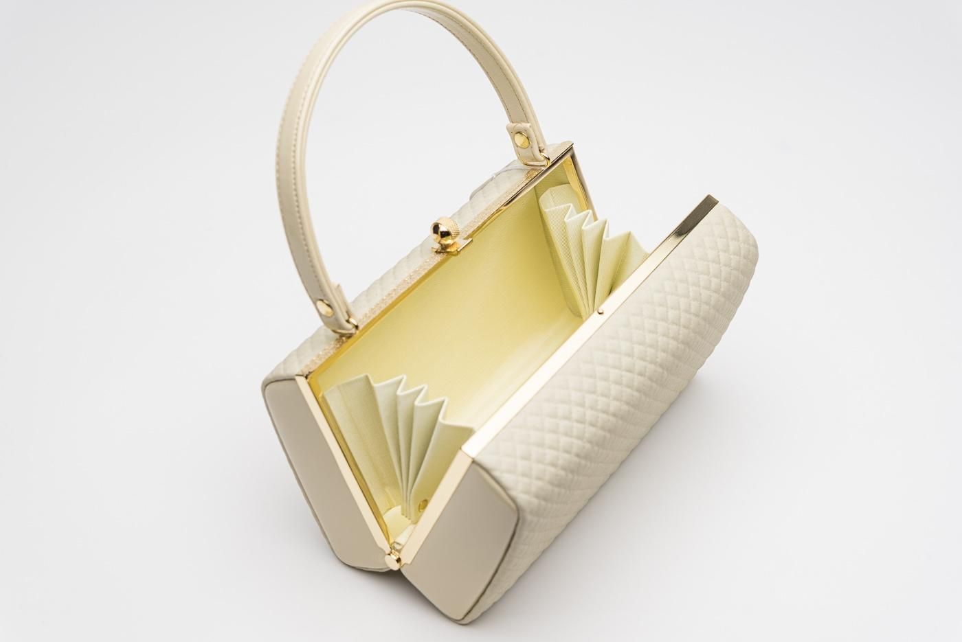 和装 草履バッグセット キルト 無地 フリーサイズ 白 クリーム u96 和装 草履バッグセット キルト 無地 フリーサイズ 白 クリーム