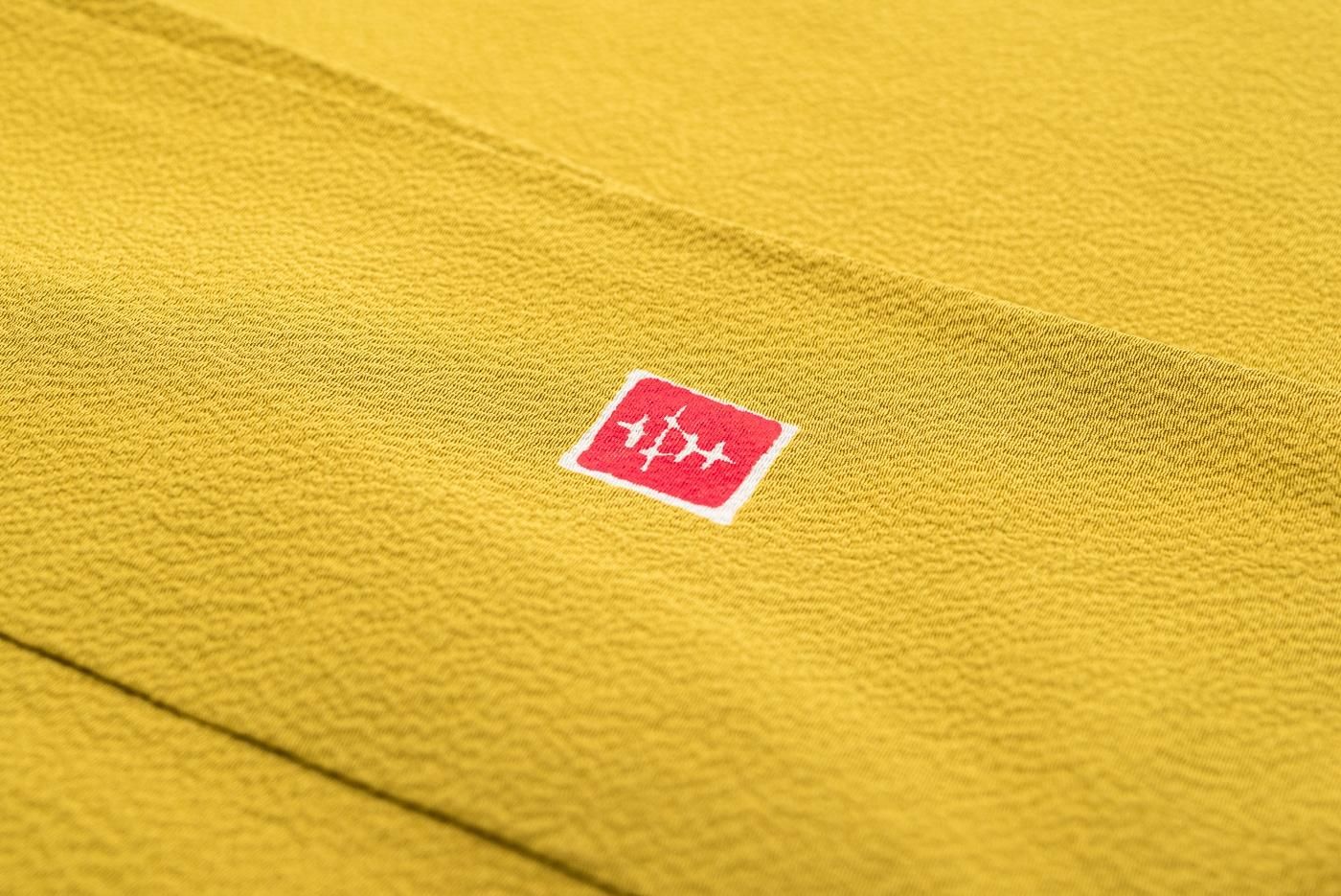 色無地 一つ紋 花井幸子 藤黄 縮緬 - からん::アンティーク着物