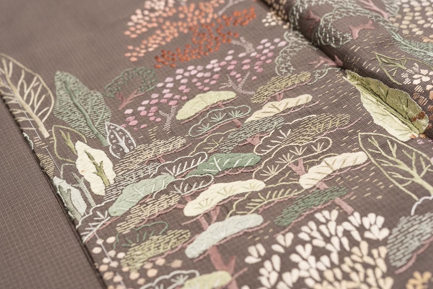 大島紬訪問着 総刺繍 樹木 - からん::アンティーク着物