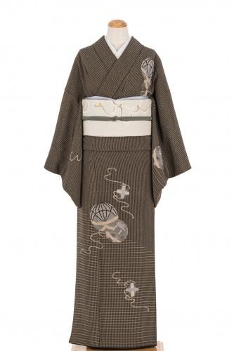 アンティーク着物 正絹 アイボリー 紅鳶縦色 シックな蔓花