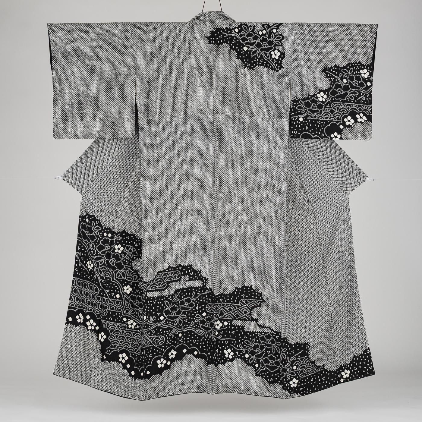 総絞り 訪問着 雲取りに花 ゆったりサイズ - からん::アンティーク着物