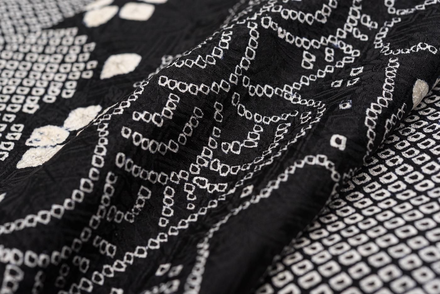 総絞り 訪問着 雲取りに花 ゆったりサイズ - からん::アンティーク着物