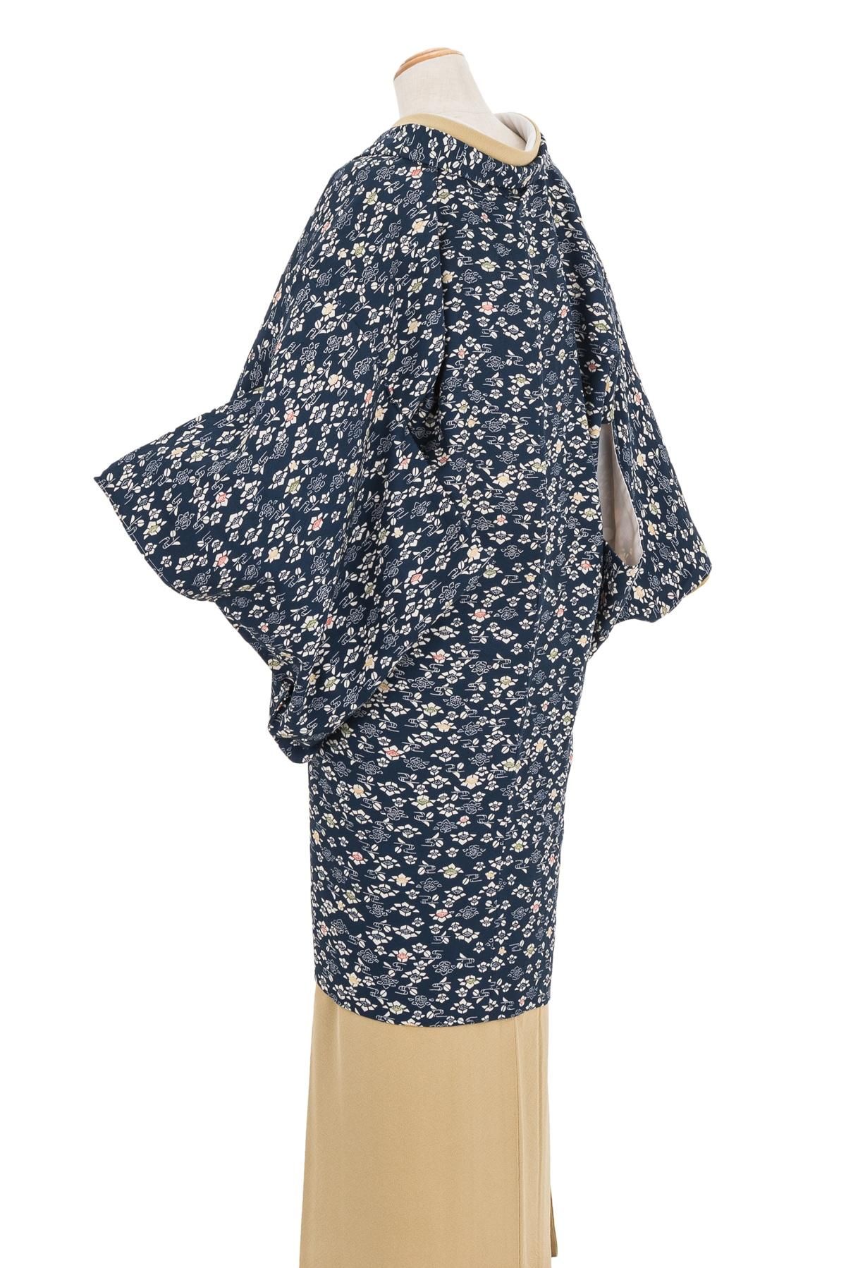 アンティーク　女の子　長羽織 菊と紅葉＊黒 ちりめん 縮緬 アンティーク長羽織 A891 | kimono