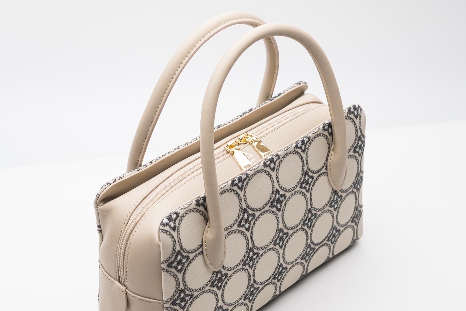 新品 利休バッグ サークル刺繍 白ベージュ - からん::アンティーク着物