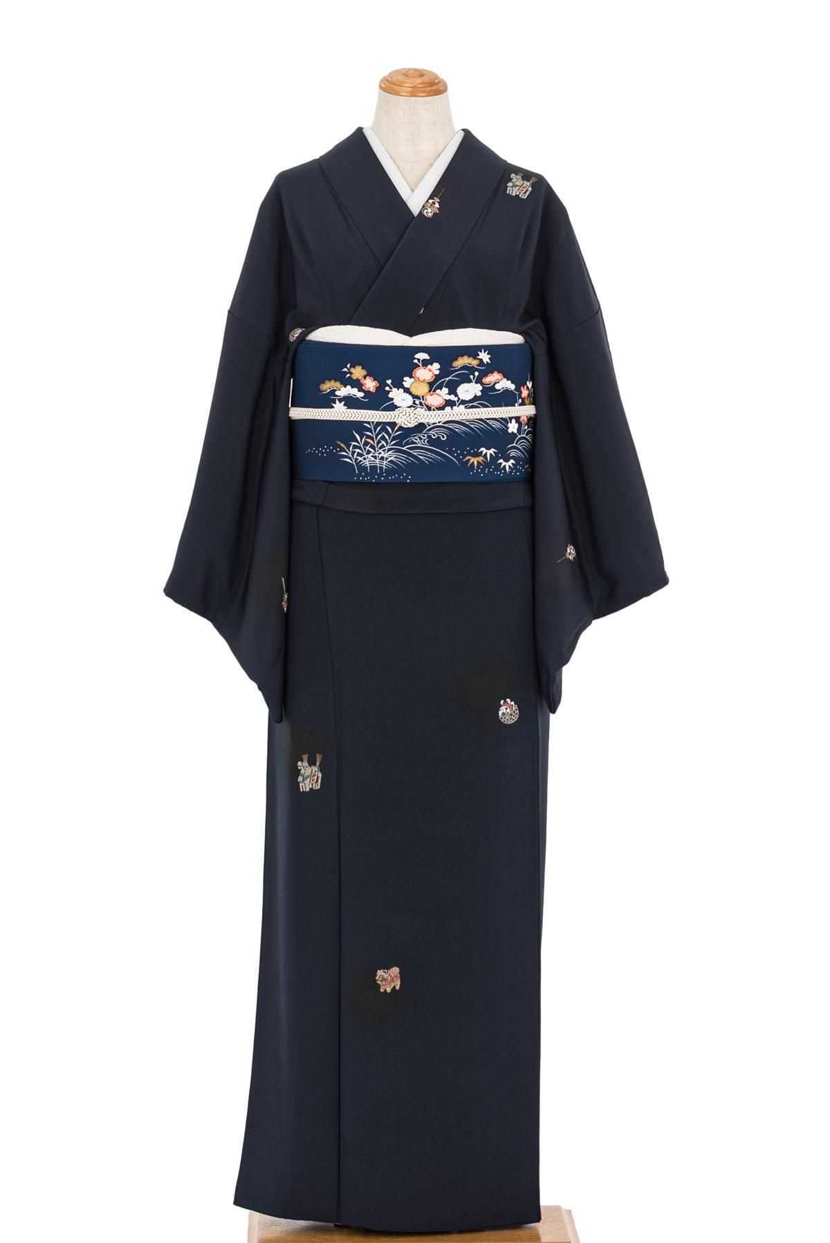 薄いピンクベージュ 小紋 雪輪紋様の中に菖蒲 袷 薄いピンクベージュ 小紋 雪輪紋様の中に菖蒲 袷 古典柄の訪問着