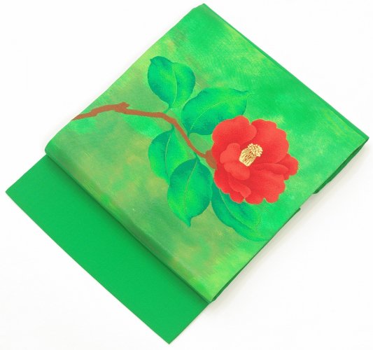 鮮やかグリーン　赤い椿のサムネイル画像