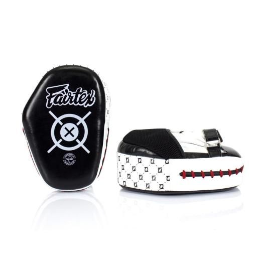 Fairtex キックミット ブラック/ホワイト Amazon | Fairtex フェアテックス カーブ キックミット ペア