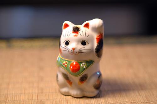 九谷焼 招き猫（三毛：左手）２．３号 - 九谷焼と工芸品の店 美術工芸