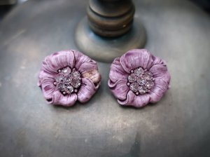 紫のお花のイヤリング(S9119-1)
