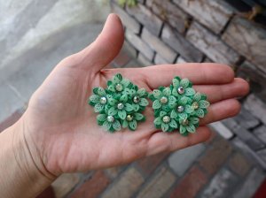 ソフトプラスチック緑のお花のイヤリング(S9120-1)