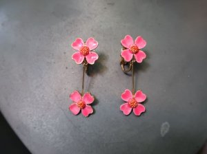 ART  小さなピンクのお花のイヤリング（S9157）